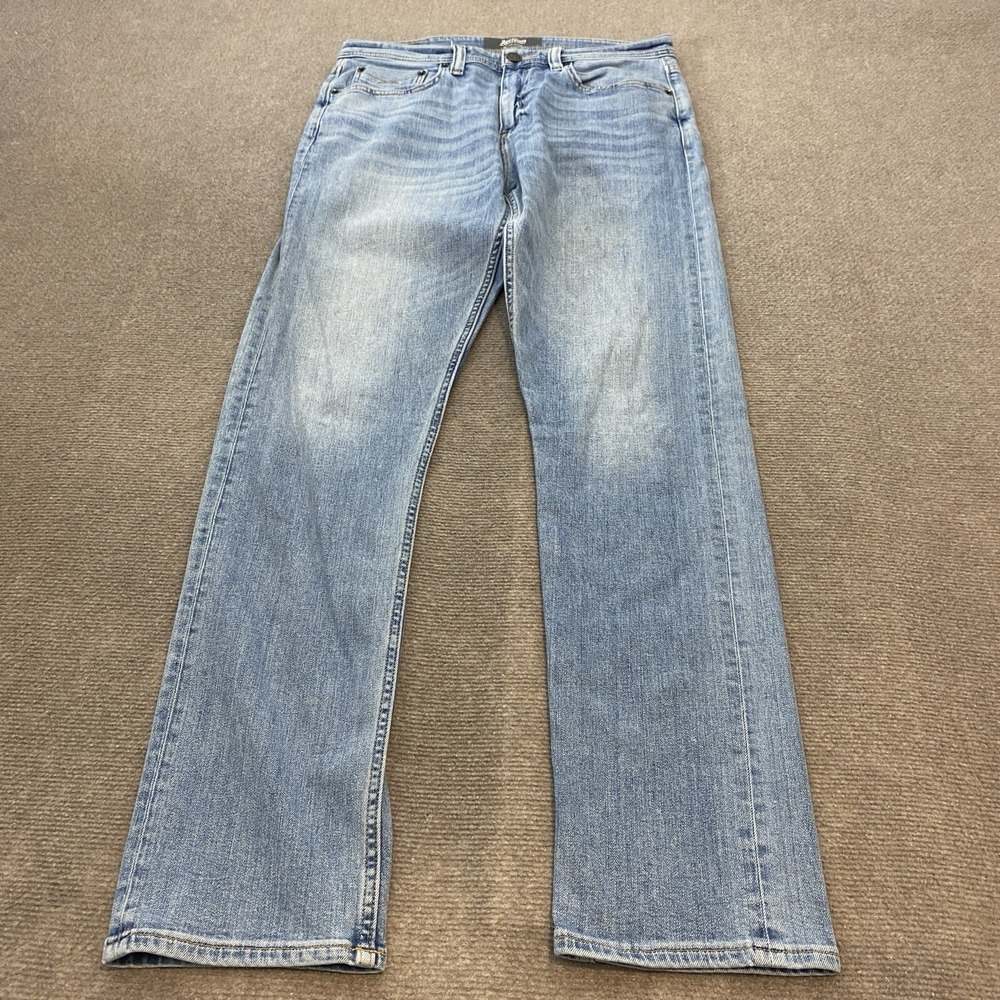 Slim Straight Blue Jeans with Classic Style